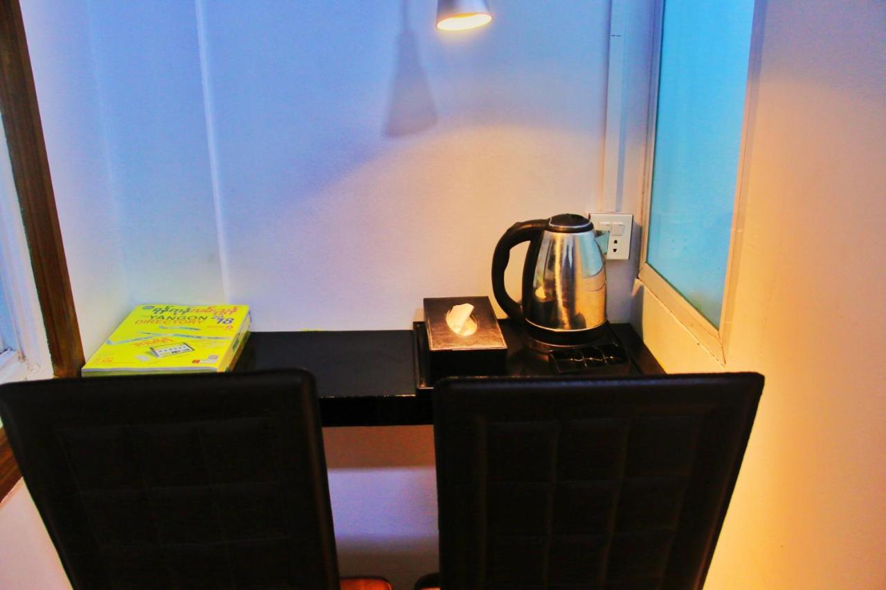 The Lodge Yangon Poshtel 외부 사진