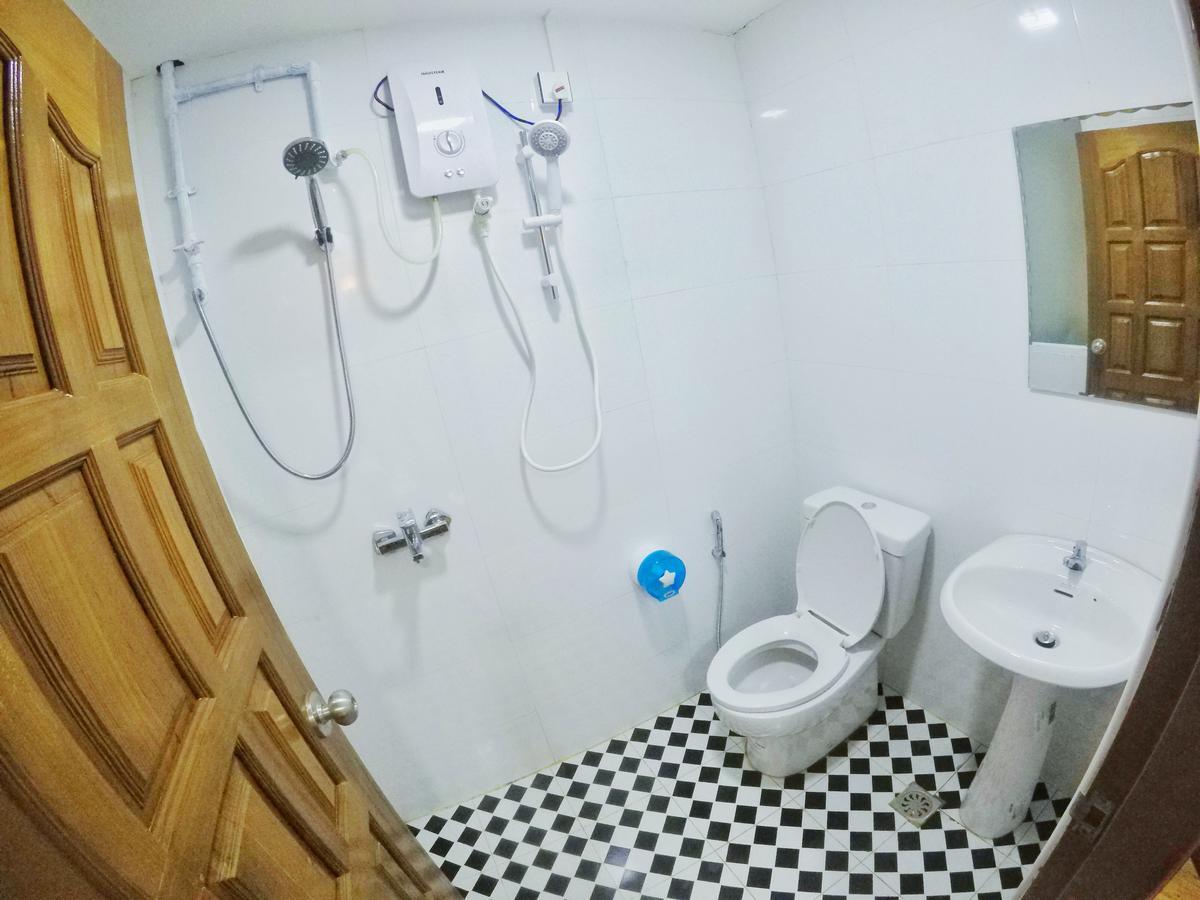 The Lodge Yangon Poshtel 외부 사진