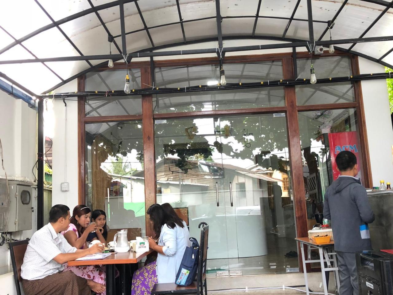 The Lodge Yangon Poshtel 외부 사진