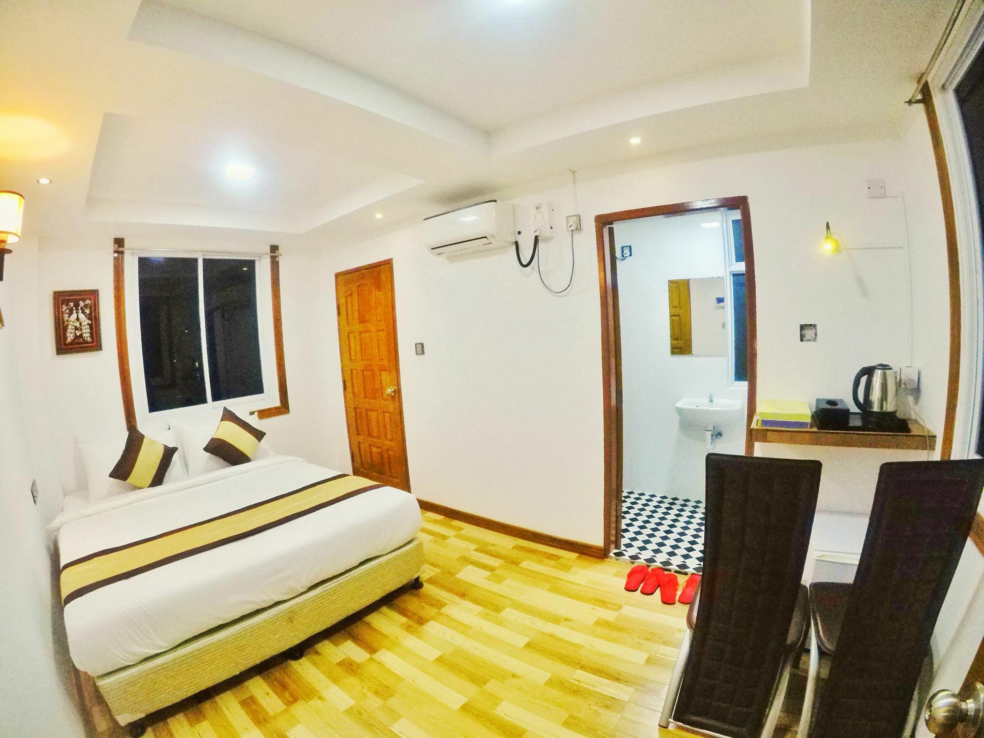 The Lodge Yangon Poshtel 외부 사진