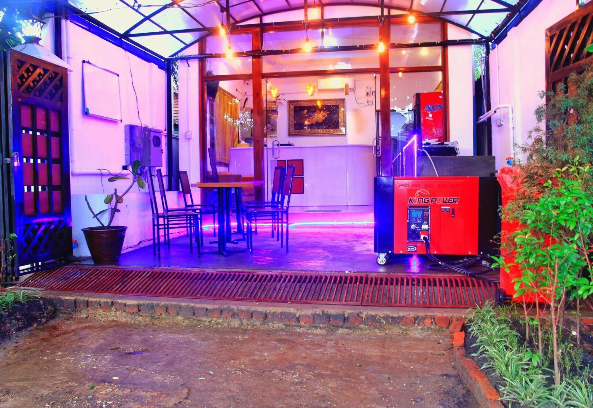 The Lodge Yangon Poshtel 외부 사진